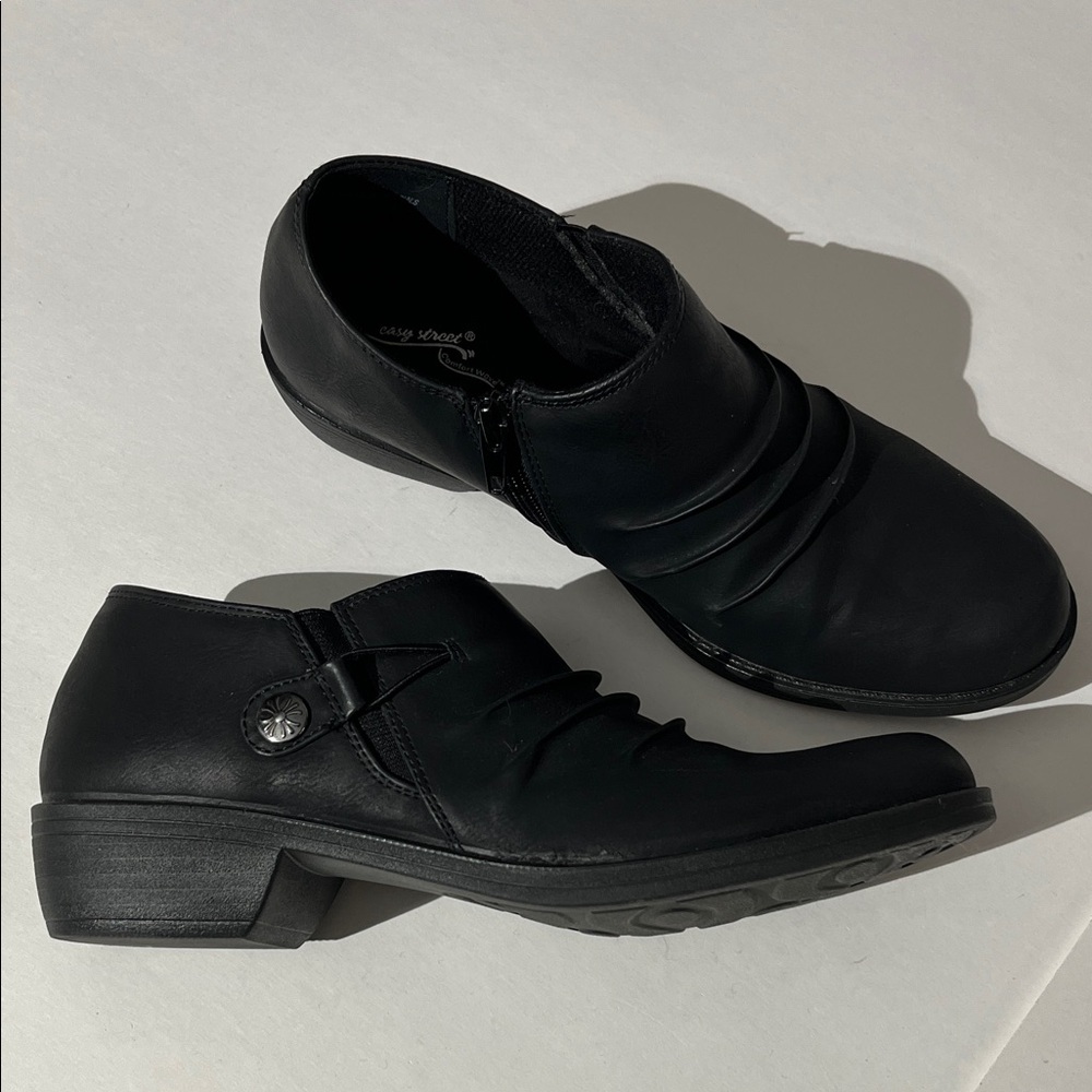 Easy Street Comfort Wave Vegan Womens Booties sz 9 Black Shoes Heeled